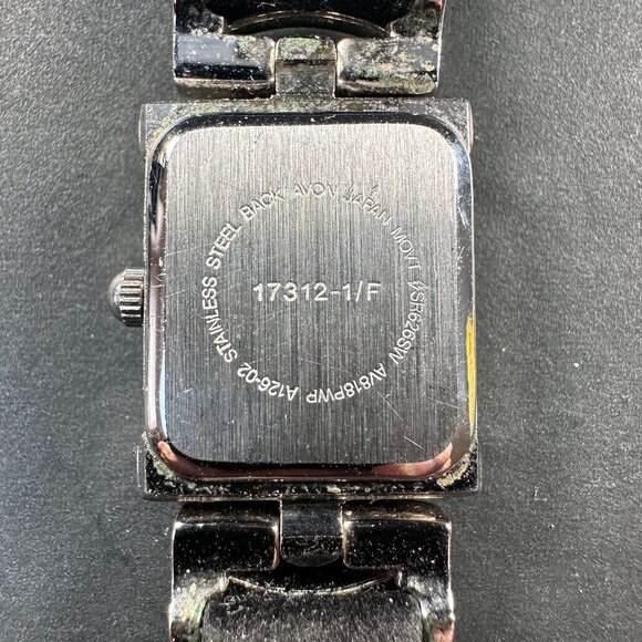 VTG AVON CASUAL QUARTZ WRIST WATCH WOMEN SILVER TONE, BLACK BAND, - Picture 3 of 3